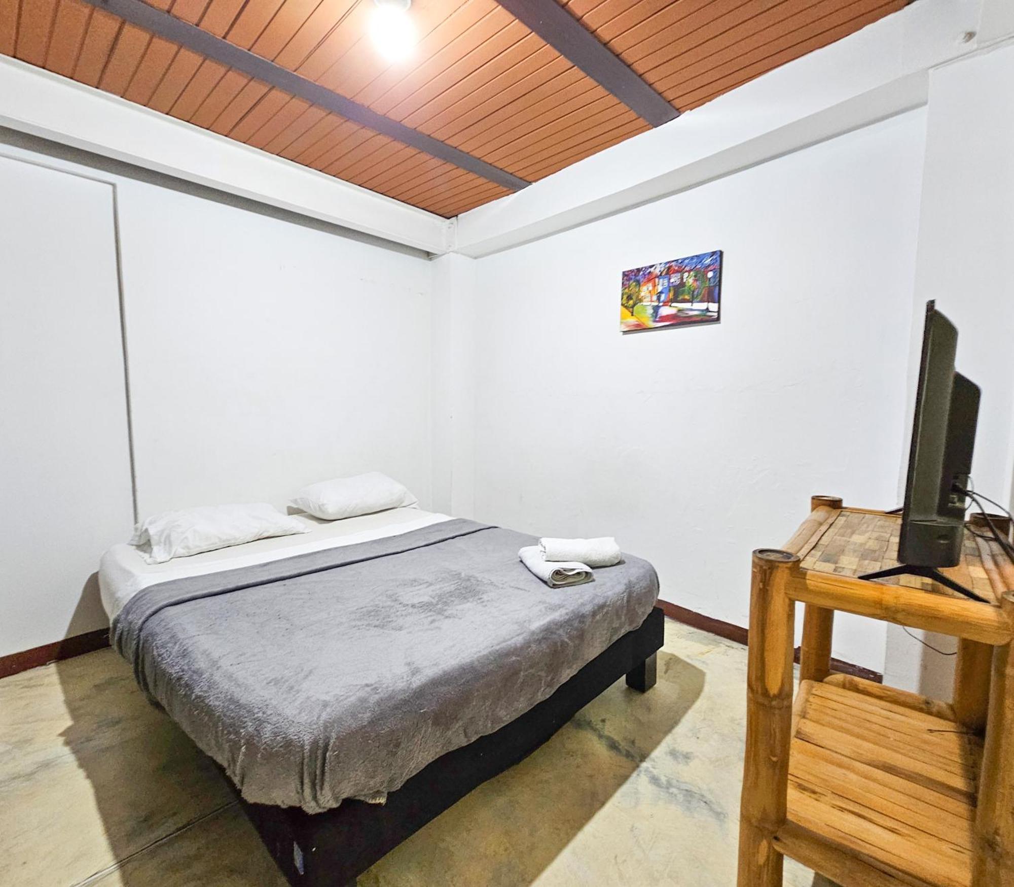 Casa de hóspedes La Mercedes Lite Hostal By Mh Cali