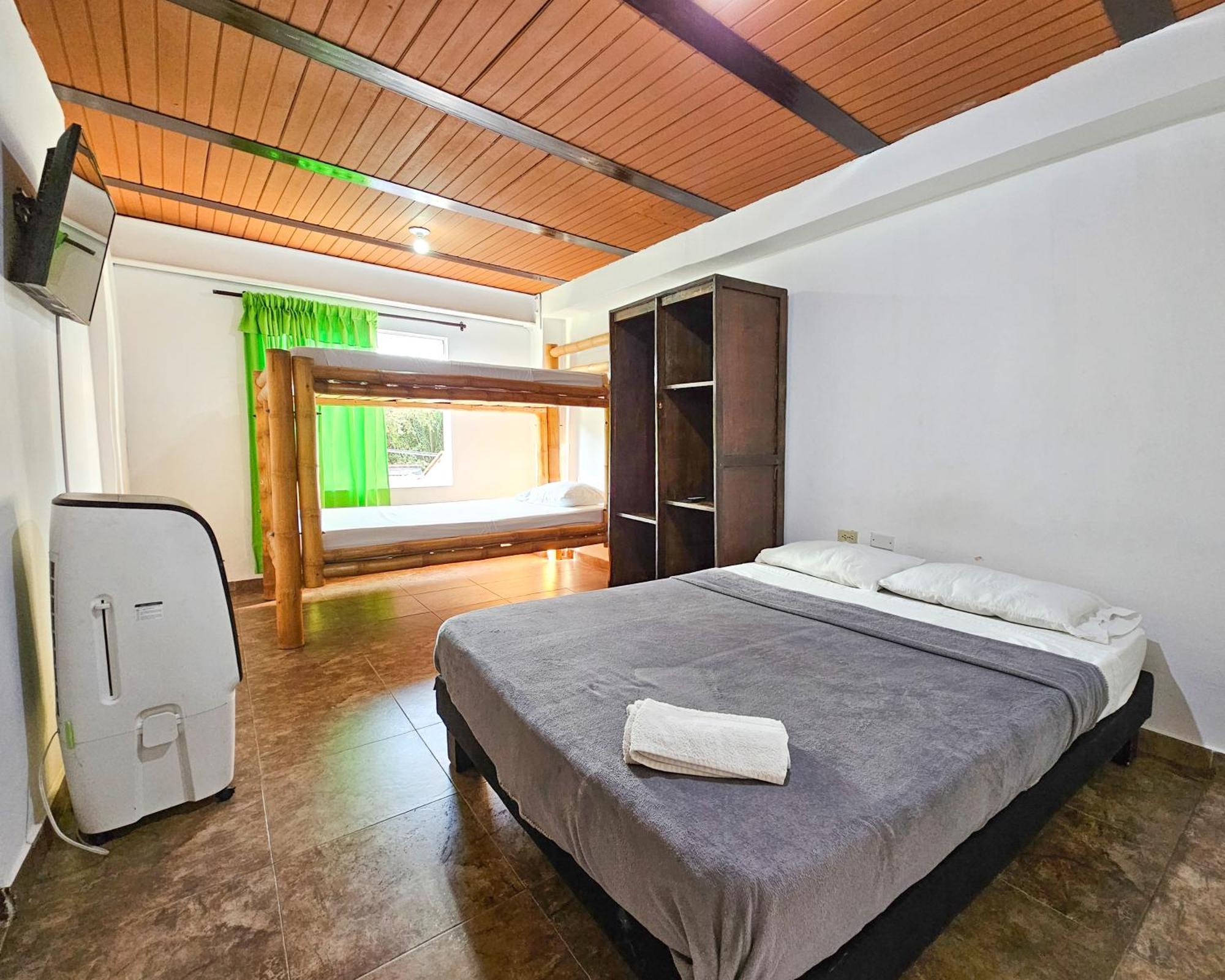 La Mercedes Lite Hostal By Mh Cali